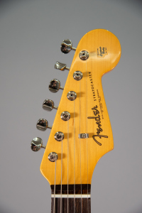 Fender American Vintage II 1961 Stratocaster 3 Color Sunburst