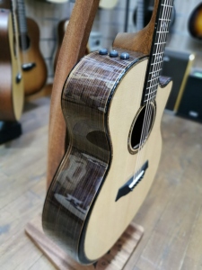 Taylor 914Ce V-Class Chitarra Acustica Elettrificata