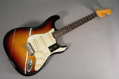 Fender American Vintage II 1961 Stratocaster 3 Color Sunburst