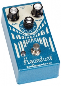 Earthquaker Aqueduct Pitch Vibrato