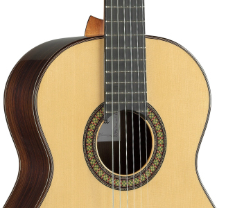 Alhambra 7PA CWE Chitarra Classica Elettrificata in Abete Massello