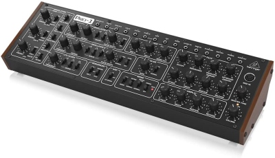 Behringer Pro-1 Sintetizzatore Analogico