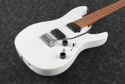 IBANEZ AZ2402-PWF WHITE w/ CASE 