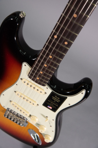 Fender American Vintage II 1961 Stratocaster 3 Color Sunburst