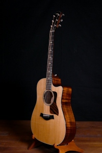 Taylor 610Ce Chitarra Acustica Dreadnought