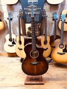 TAYLOR 224CE-K DLX ACOUSTIC GUITAR