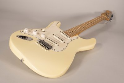Fender Stratocaster Amer.Std Mancina vintage white usata