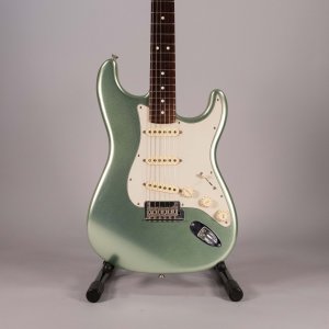 FENDER STRATOCASTER  AM PRO II mystic green USATA