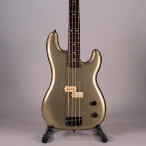 fender precision usato