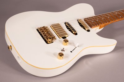 Ibanez LB1 WH Lari Basilio Signature White