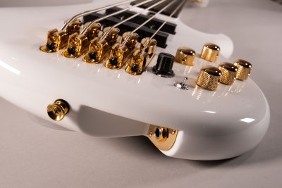 Yamaha BBNE2 White Nathan East Signature