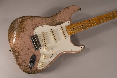 Fender Stratocaster LTD Red Hot Relic shell-p. usata