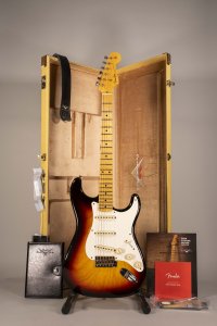 Fender Custom Shop Limited Ed 1956 Stratocaster Journeyman Relic 3Color Sunburst