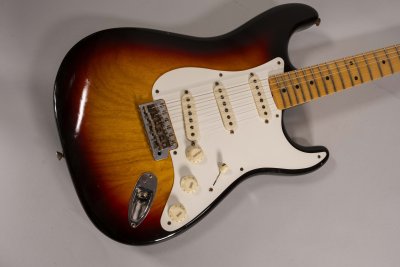 Fender Custom Shop Limited Ed 1956 Stratocaster Journeyman Relic 3Color Sunburst