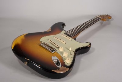 Fender Custom Shop 1960 Stratocaster Heavy Relic Faded Aged 3Tone Sunburst