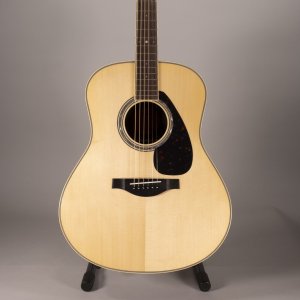 Yamaha Ll6Are Folk  Guitar (with case)