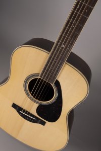 Yamaha Ll6Are Folk  Guitar (with case)