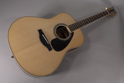 Yamaha Ll6Are Folk  Guitar (with case)