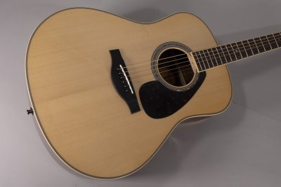 Yamaha Ll6Are Folk  Guitar (with case)