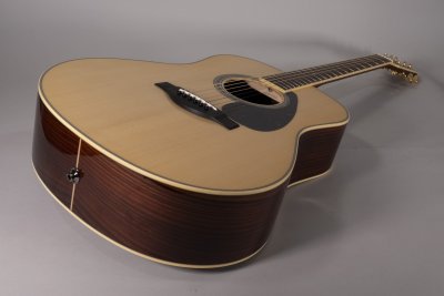 Yamaha Ll6Are Folk  Guitar (with case)