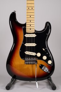 FENDER STRATOCASTER 2021
