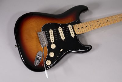 FENDER STRATOCASTER 2021