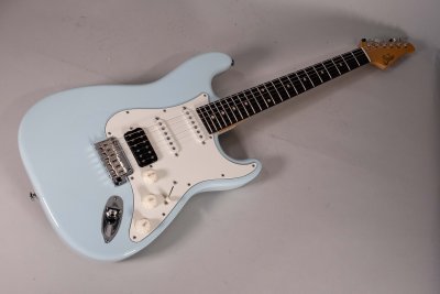 Suhr Classic s sonic blue rw hss