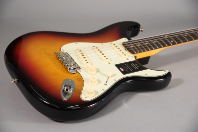 Fender American Vintage II 1961 Stratocaster 3 Color Sunburst