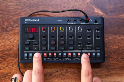 Roland T8 Block Beats Rhythm Machine