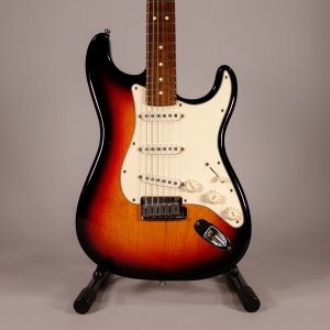 FENDER STRATO AM STANDARD USATA