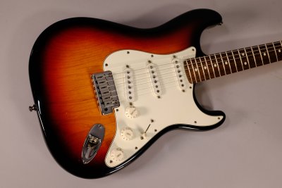 FENDER STRATO AM STANDARD USATA