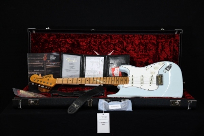 Fender Custom Shop 1969 Journeyman Relic Sonic Blue