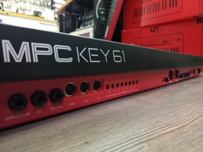 Akai Mpc Key 61 Tastiera Semi Pesata