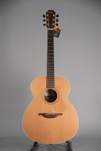 Lowden Original Series O23 Walnut e Red Cedar Chitarra Acustica