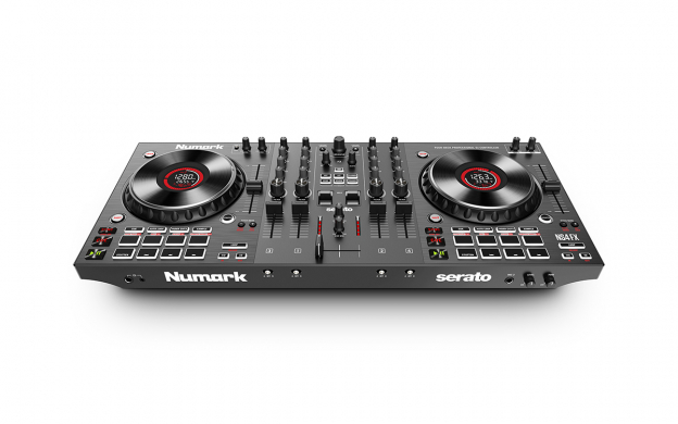 Numark NS4 FX