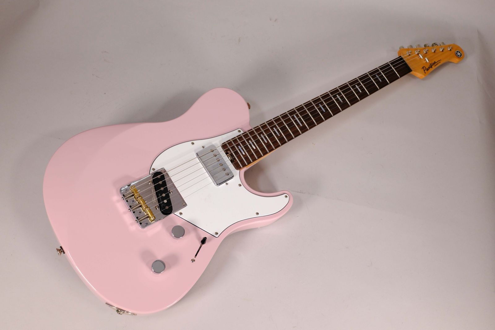 Yamaha PACS+11S Pacifica Standard Plus Ash Pink