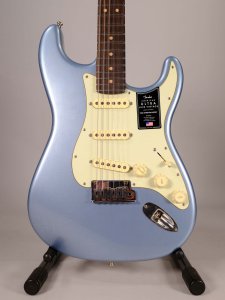 Fender American Ultra Luxe Vintage '60s Stratocaster Rw Ice Blue Metallic