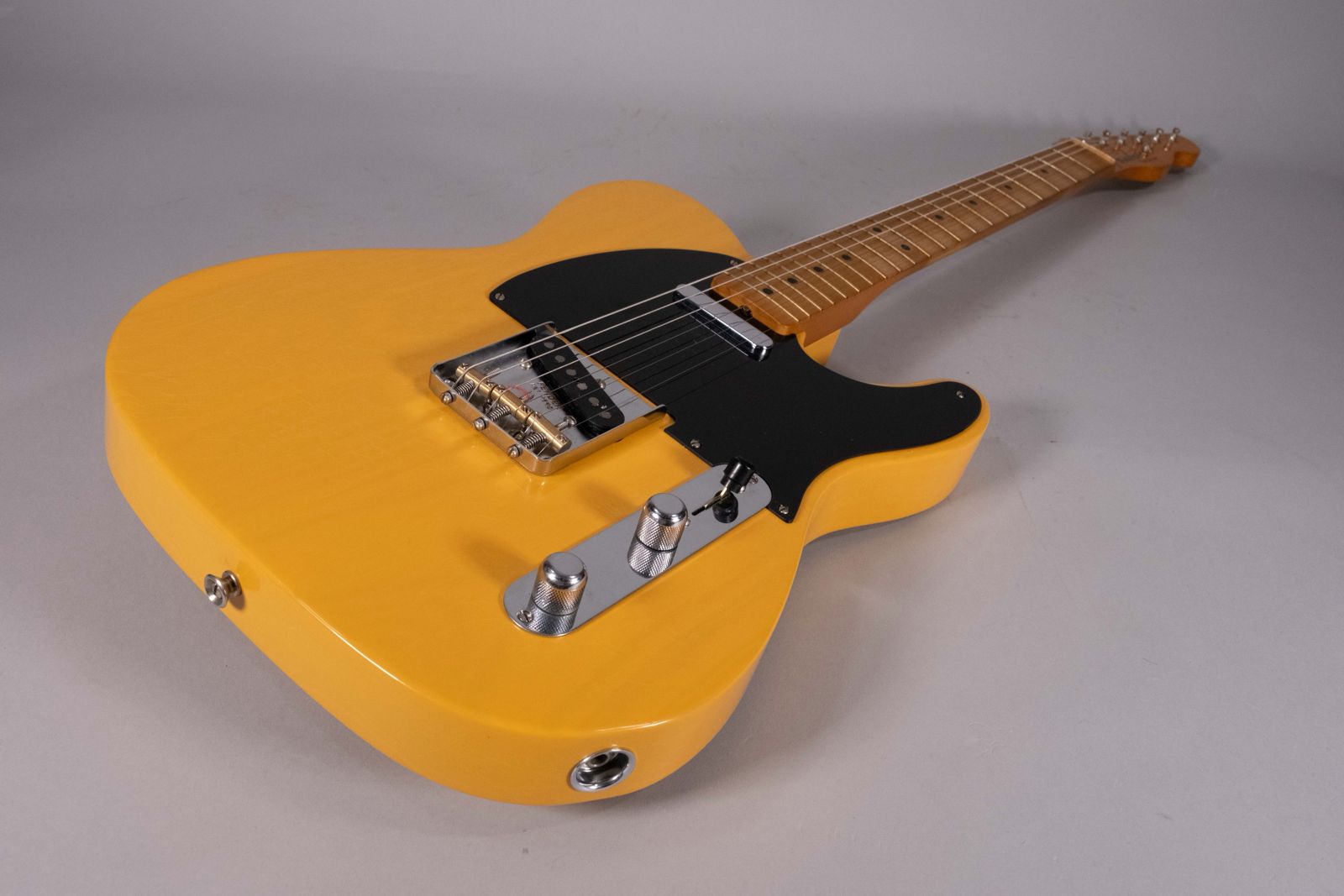 Fender 75th Anniversary Vintera Road Worn 1951 Telecaster MP Butterscotch Blonde